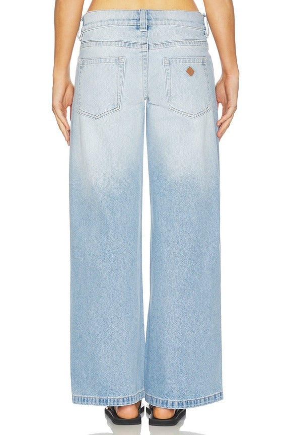 00 Wide Leg Jeans in Kaia Worn