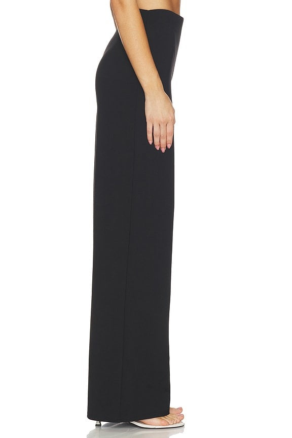 Cecilia Pant in Black