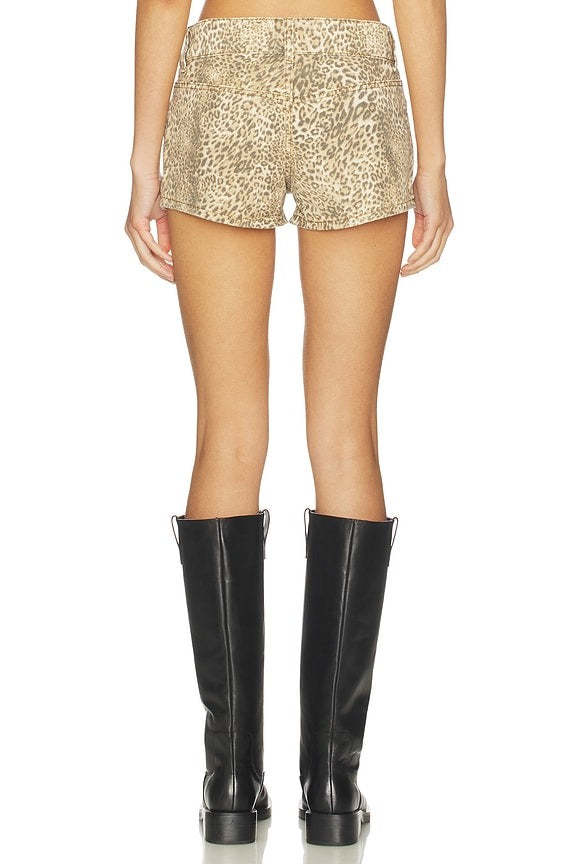 Gisele Short in Leopard