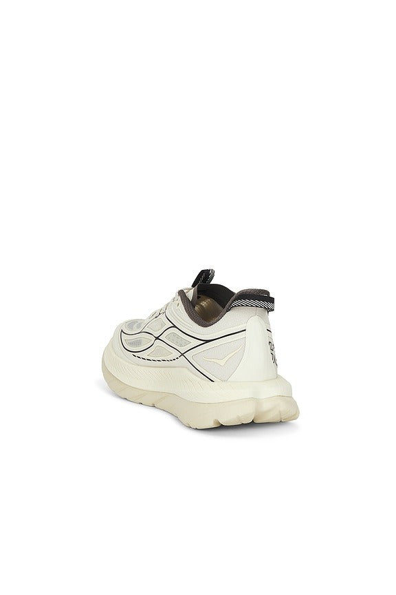 M Mach Remastered in Eggshell & Asphalt Grey