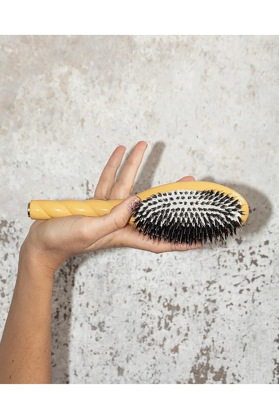 Large Brush N01 in Saffron Yellow