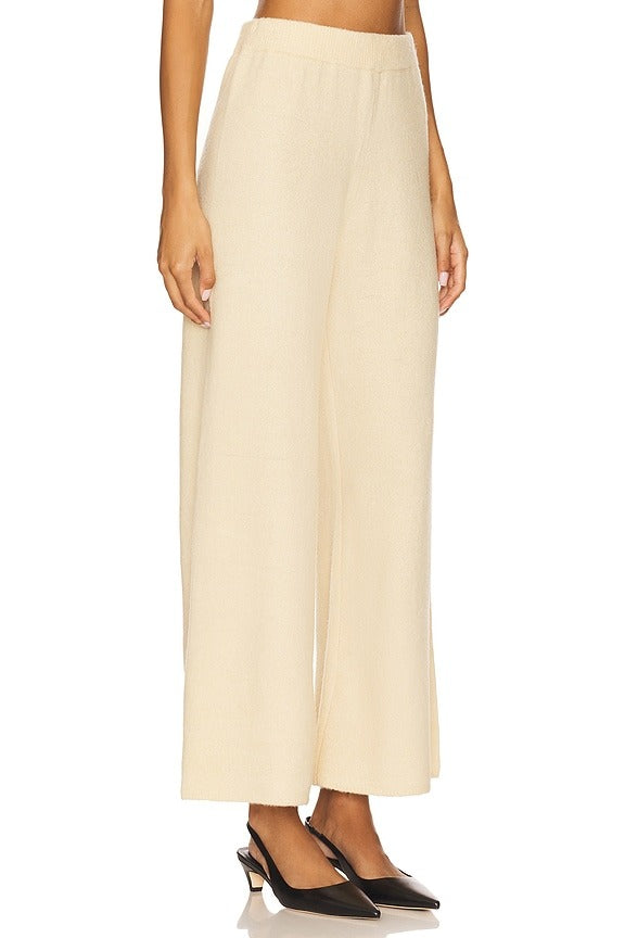 Pilar Pant in Swan