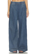 Denim Pleated Pant in Medium Wash