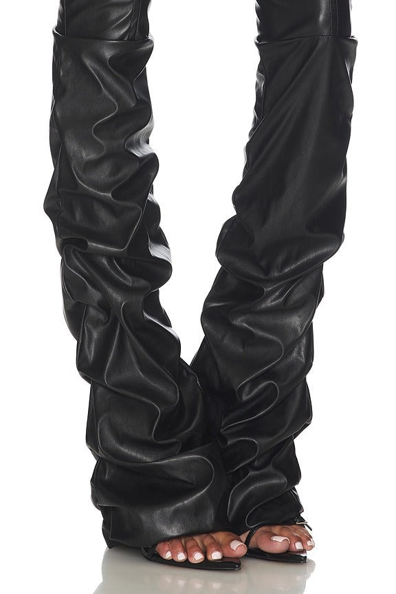 Tina Pant in Black