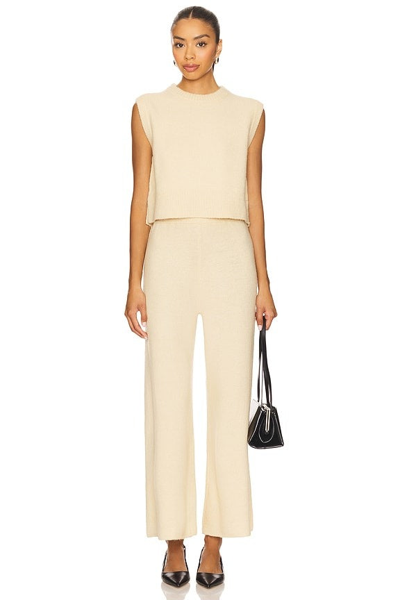 Pilar Pant in Swan