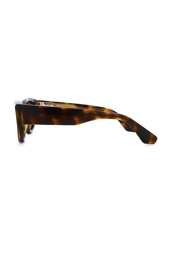 06.3 Sunglasses in Tortoise