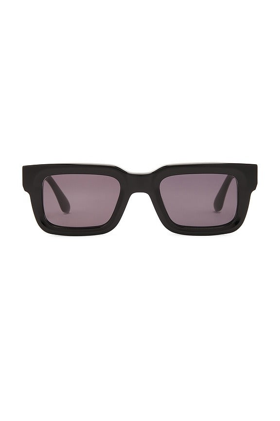 05 Sunglasses in Black