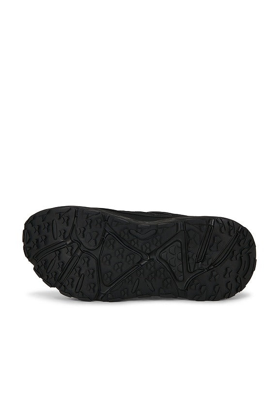 Stinson Breeze Sneaker in Carbon Black