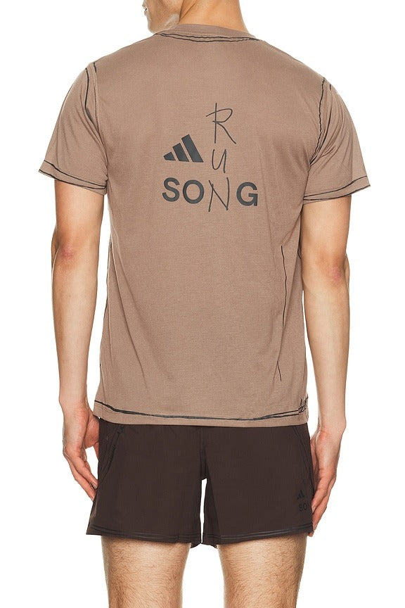 Running Tee in Trace Brown