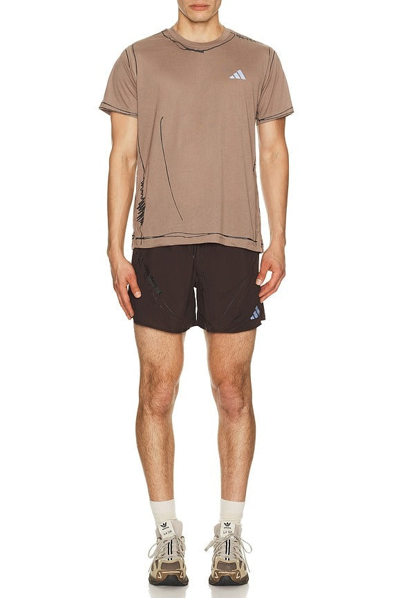 Running Tee in Trace Brown