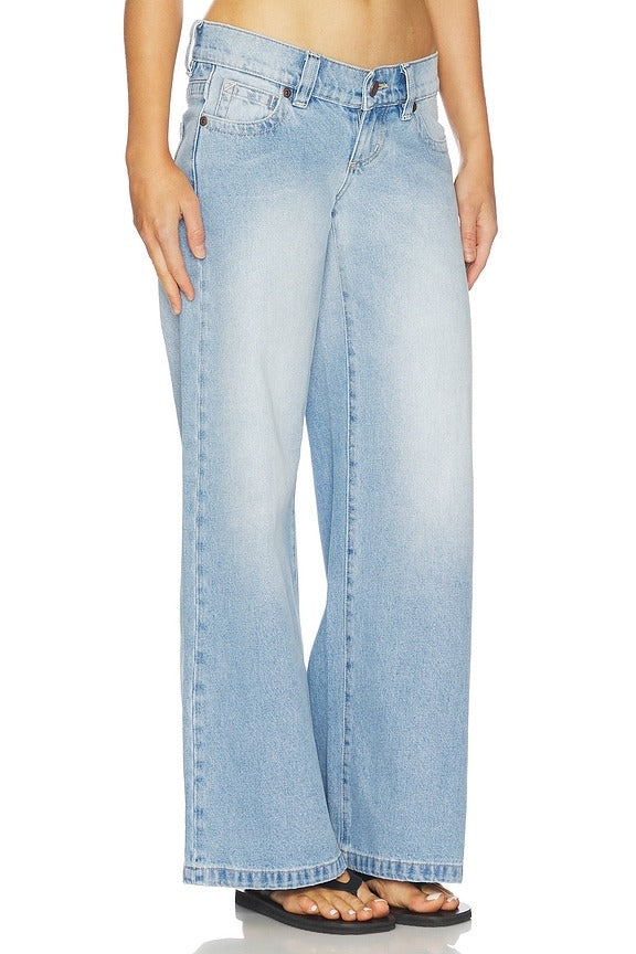 00 Wide Leg Jeans in Kaia Worn