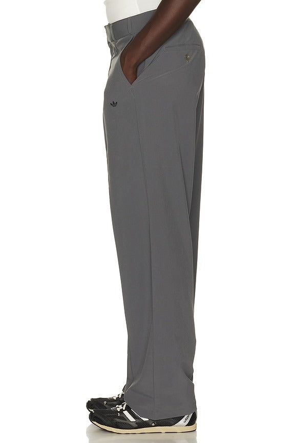 Adi007 Pants in Grey Five