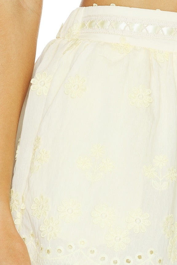 Nellie Shorts in Butter Yellow